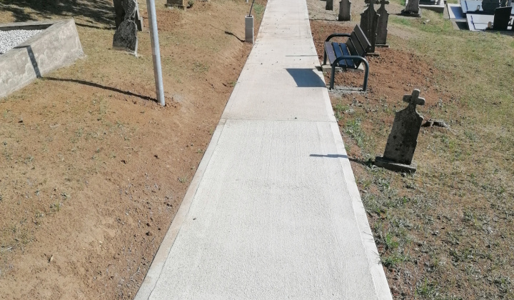 Rekonštrukcia časti spevnených plôch v areáli cintorína v obci Bátorová