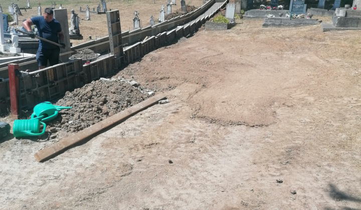 Chodníky cintorín 2025