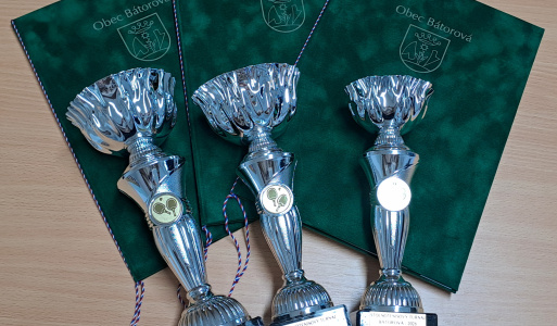 4. ročník stolnotenisového  turnaja   ''M E M O R I Á L    Stanislava Lendvaia'' 4. ročník stolnotenisového turnaj ''Memoriál Stanislav Lendvaia'' sa konal 31. januára 2026. Do súťaže sa prihlásilo 10 športovcov: D.  Klacso, M. Hajnár, M. Vrbovkai ml. a st., S. Lendvai, P. Cseri ml. a st., J. Huťanský, M. Horváth ml. a L. Vlkolenský.  Pódiové umiestnenie sa ušlo Lucasovi Vlkolenskému za 3. miesto, nestarnúcemu Jozefovi Huťanskému za 2. miesto a najlepšie zo všetkých sa darilo Petrovi Cserimu mladšiemu, ktorý si odniesol víťaznú torfej. Poďakovanie patrí M. Hajnárovi a najstarším účastníkom turnaja J. Huťanskému a M. Horváthovi ml. za organizovanie a prípravu  4. ročníka.